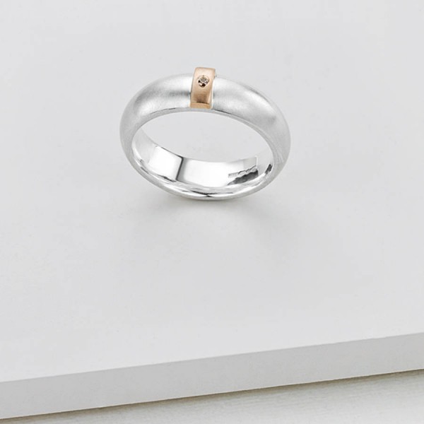 Personalised Cognac Diamond Linear Ring - Handcrafted By Name My Rings™